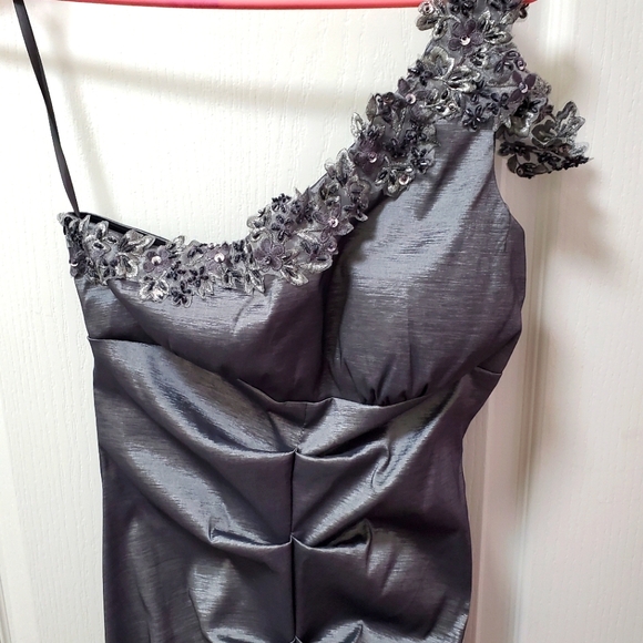 Cache Silver Long Evening Gown in Size 8 - Picture 4 of 9